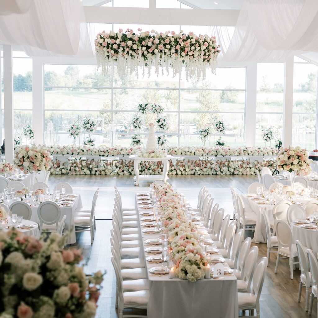 Reception v. ceremony vinterratulsa! This modern event venue in Bixby is so stunning. Their one-of-a-kind event rental space includes indoor
